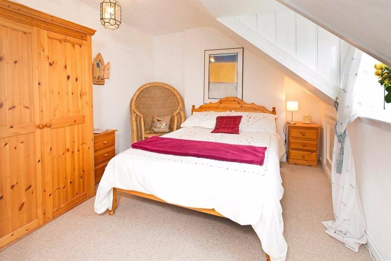 Anchor House Bed and Breakfast Dartmouth Exteriör bild